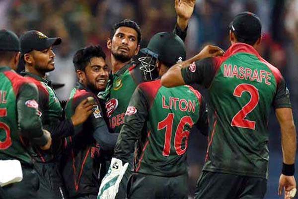 ৬ 'এম' এর কাছে বিধ্বস্ত পাকিস্তান