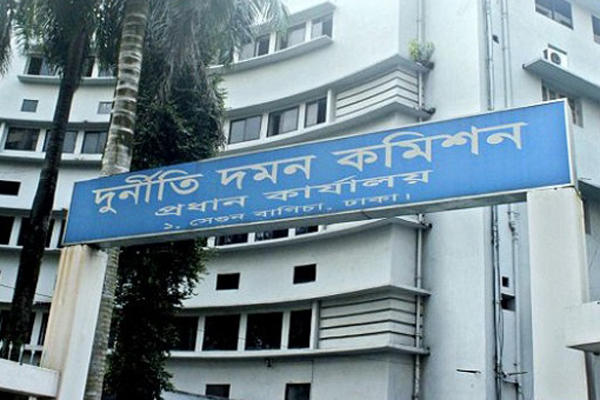সাভার সাব-রেজিস্ট্রি অফিসে দুদকের অভিযান