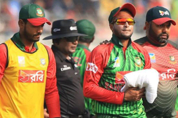 সাকিবের হাতের অবস্থার অবনতি, হাসপাতালে ভর্তি