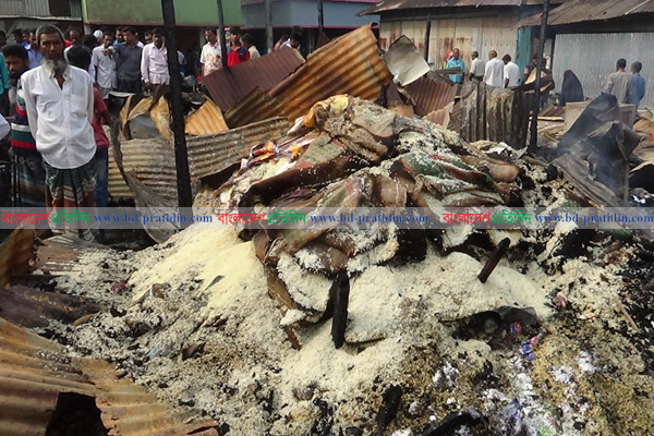 ফরিদপুরে পুড়ে গেছে ২৫ দোকান, ৩ কোটি টাকার ক্ষতি