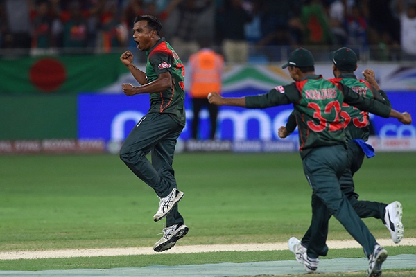ভয়ঙ্কর হয়ে উঠা রোহিতকে ফেরালেন রুবেল