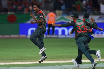 ভয়ঙ্কর হয়ে উঠা রোহিতকে ফেরালেন রুবেল