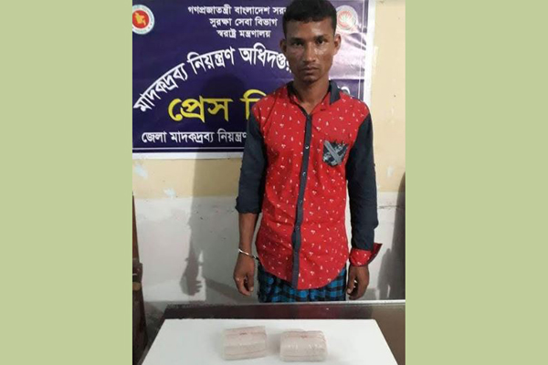টেকনাফে ৪ হাজার ইয়াবাসহ আটক ১