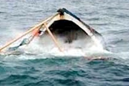 চট্টগ্রাম বন্দরের আউটারে লাইটার জাহাজডুবি