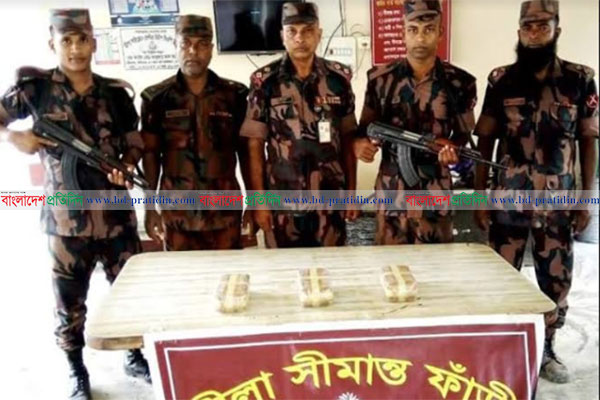 টেকনাফে ইটের স্তুপ থেকে ৩০ হাজার পিস ইয়াবা উদ্ধার