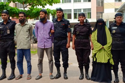 নারায়ণগঞ্জে অস্ত্রসহ জেএমবির ৩ সক্রিয় সদস্য আটক

