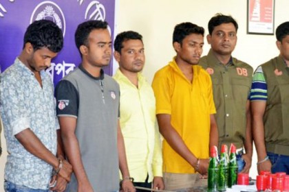 মেহেরপুরে অস্ত্রসহ জেএমবির ৪ সদস্য আটক

