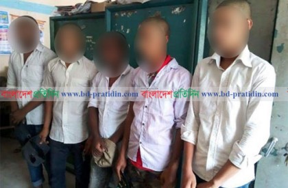 ঠাকুরগাঁওয়ে ৫ ছাত্রকে ‘ন্যাড়া’ করলেন সাবেক চেয়ারম্যান