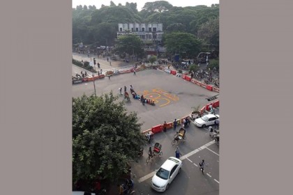 ৩০ শতাংশ কোটা বহালের দাবিতে শাহবাগে অবরোধ