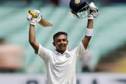 অভিষেকে সেঞ্চুরি করে রেকর্ড বুকে পৃথ্বী