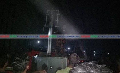 আশুলিয়ায় তুরাগ নদীতে ট্রলার ডুবে নিখোঁজ ১৩