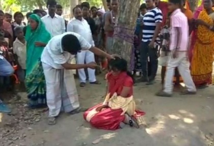হিন্দু যুবকের সঙ্গে প্রেম করায় মুসলিম তরুণীকে গাছে বেঁধে মারধর