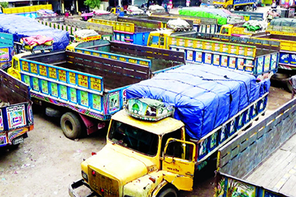 ৭ দফা দাবিতে ঢাকা বিভাগে অনির্দিষ্টকালের পণ্য পরিবহন ধর্মঘট চলছে
