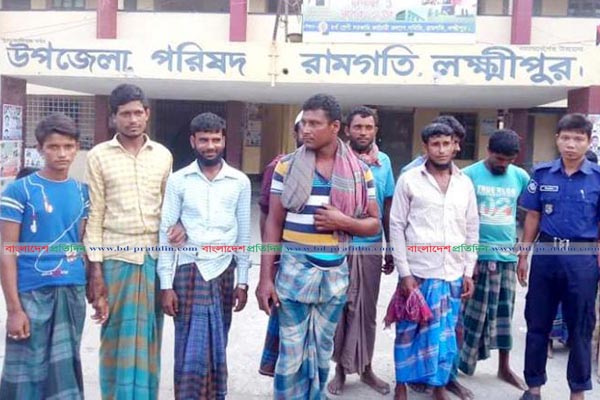 নিষেধাজ্ঞা অমান্য করে ইলিশ ধরায় লক্ষ্মীপুরে ১৪ জেলেকে কারাদণ্ড
