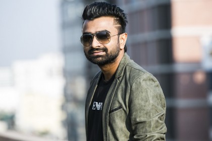 ইমরানের ২ কোটির মাইলফলক স্পর্শ