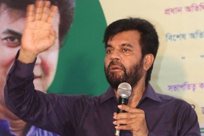 টার্মিনালগুলোতে ইলিয়াস কাঞ্চনকে অবাঞ্ছিত ঘোষণা