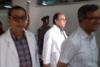 খালেদার কেবিনে ডা. মামুনসহ মেডিকেল বোর্ড
