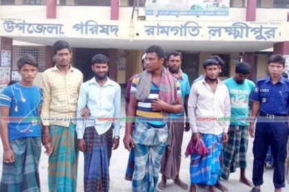 নিষেধাজ্ঞা অমান্য করে ইলিশ ধরায় লক্ষ্মীপুরে ১৪ জেলেকে কারাদণ্ড
