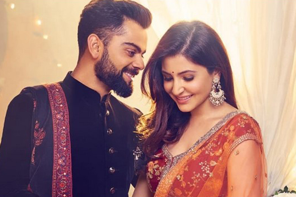 বিদেশ সফরে সব সময় আনুশকার সঙ্গ চেয়ে কোহলির চিঠি