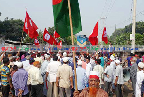 দিনাজপুরে মুক্তিযোদ্ধা কোটা পুনর্বহালের দাবিতে অবরোধ