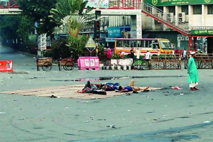 শাহবাগের আন্দোলনে মানুষ নেই, রাস্তা বন্ধ জনদুর্ভোগ