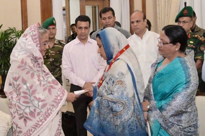 অধ্যাপক মাহবুবুর রহমানের চিকিৎসায় ৫০ লাখ টাকা অনুদান প্রধানমন্ত্রীর