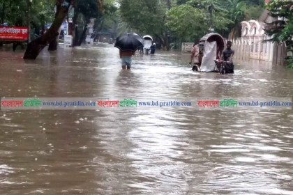নিম্নচাপের বৃষ্টিতে চট্টগ্রামে জলাবদ্ধতা
   