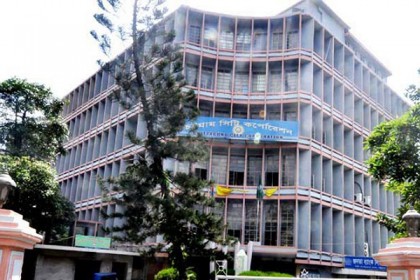 বিদেশি ভাষার সাইনবোর্ড উচ্ছেদ শুরু চসিকের
