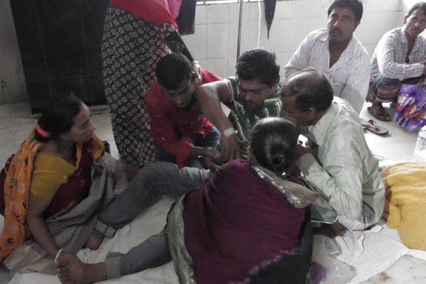 ফরিদপুরে ট্রাক-মাহেন্দ্র সংঘর্ষে নিহত ২

