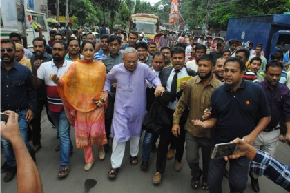 রাজধানীতে রিজভীর নেতৃত্বে বিএনপির বিক্ষোভ