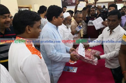 'অসাম্প্রদায়িক চেতনার বাংলাদেশ গড়তে চায় শেখ হাসিনা সরকার'
