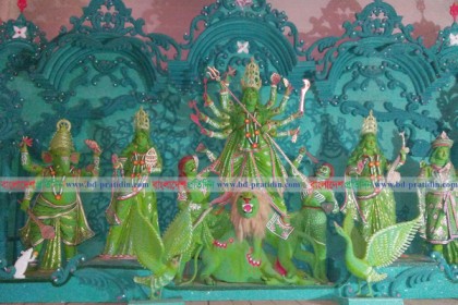 বর্নিল সাজ সজ্জায় দুর্গোৎসবের আয়োজনে রঙিন নরসিংদী