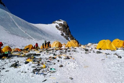 নেপালে তুষারঝড়ে ৮ পর্বতারোহীর প্রাণহানি