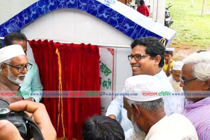 'বিনামূল্যে ৩৮ কোটি বই বিতরণ বিশ্বের ইতিহাসে অনন্য নজির'
