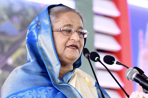 কামাল হোসেন নৌকা থেকে নেমে খুনিদের সাথে হাত মিলিয়েছেন: প্রধানমন্ত্রী
