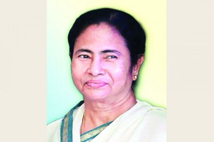 এবারও পূজার গান লিখলেন মমতা 

