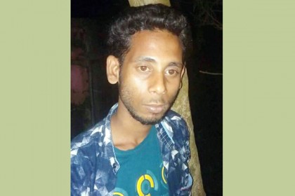 কুমিল্লায় বাড়ি থেকে ডেকে তরুণকে ছুরিকাঘাতে হত্যা