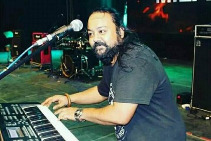 হ্যামলেট তুষার আর নেই

