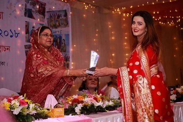 তুলির সাফল্যের ১৮ বছর পূর্তিতে আলোকিত ১২ নারীকে সম্মাননা