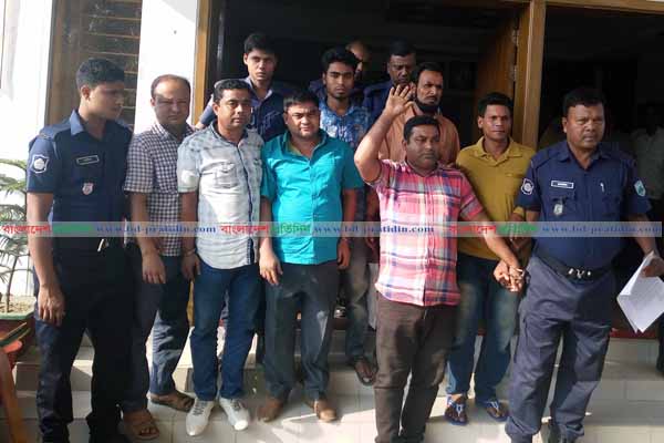 বগুড়ায় উপজেলা বিএনপির আহ্বায়কসহ ৭ নেতাকর্মী গ্রেফতার 