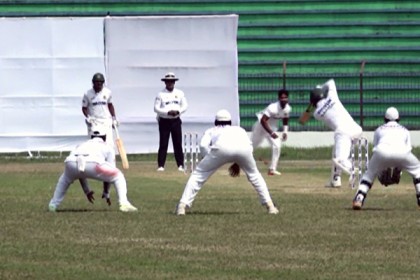 দ্বিতীয় ইনিংস শুরু বরিশালের 

