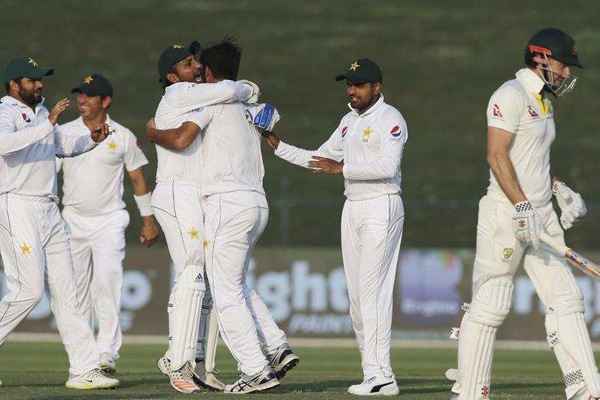 অজিদের ৩৭৩ রানে হারিয়ে সিরিজ জয় পাকিস্তানের