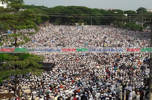 খেলাফত মজলিসের আমিরের জানাজায় লাখো মানুষের ঢল