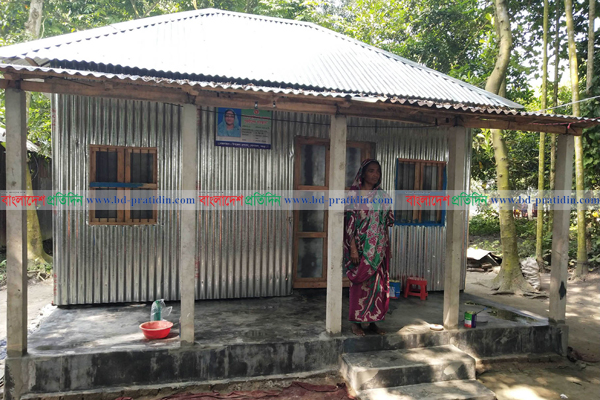 সব হারা সেই মানুষগুলো ফের শুরু করলো নুতন সংসার