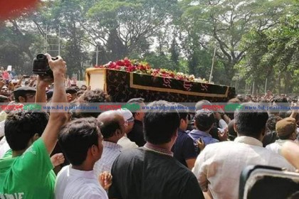 নিজ শহরে আইয়ুব বাচ্চুকে শেষ শ্রদ্ধা ও ভালোবাসা
