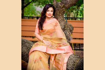 হুমায়ূন দেখি আমার মা’এর চেয়ে এক ধাপ উপরে...