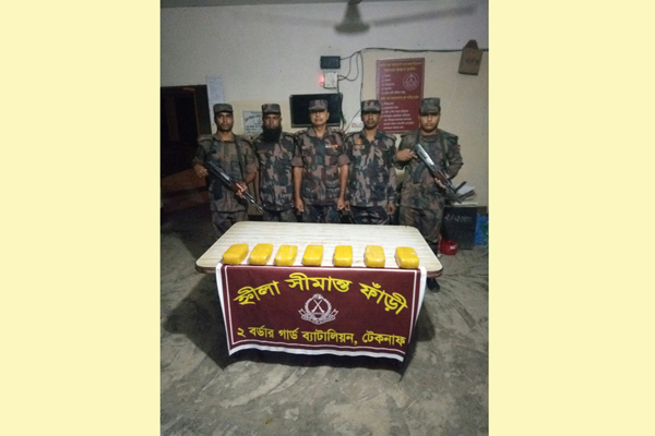 টেকনাফে পৃথক অভিযানে ১ লাখ ইয়াবা উদ্ধার, আটক ৩