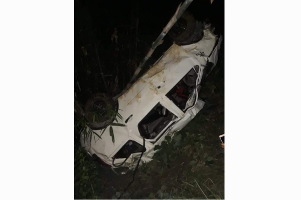 নিয়ন্ত্রণ হারিয়ে ২০০ ফুট গভীর খাদে গাড়ি, ৫ পর্যটক নিহত

