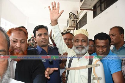 খালেদার উপদেষ্টা মনিরুল হক জেল হাজতে 
