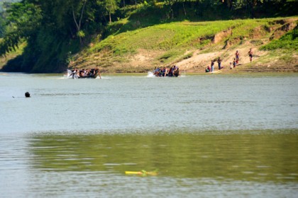 লামায় নদীতে গোসল করতে নেমে বৃদ্ধা নিখোঁজ